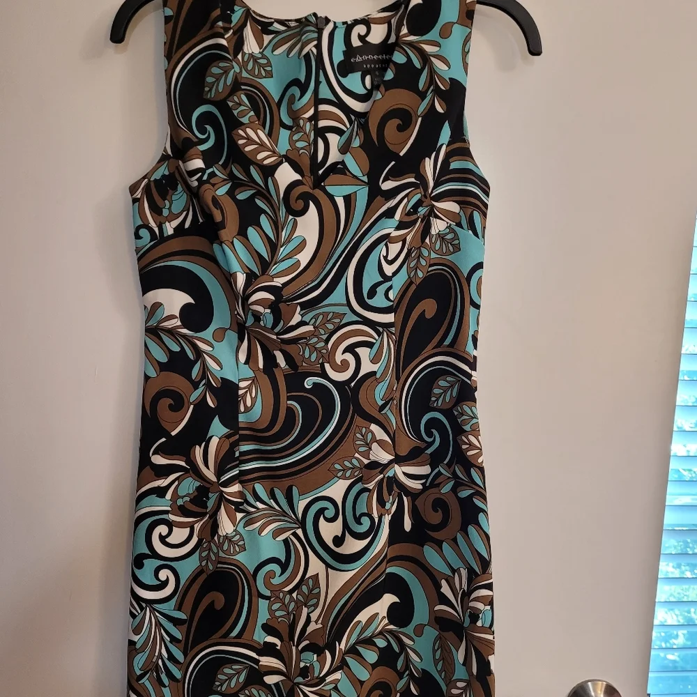 Dress - Picture 2 of 2